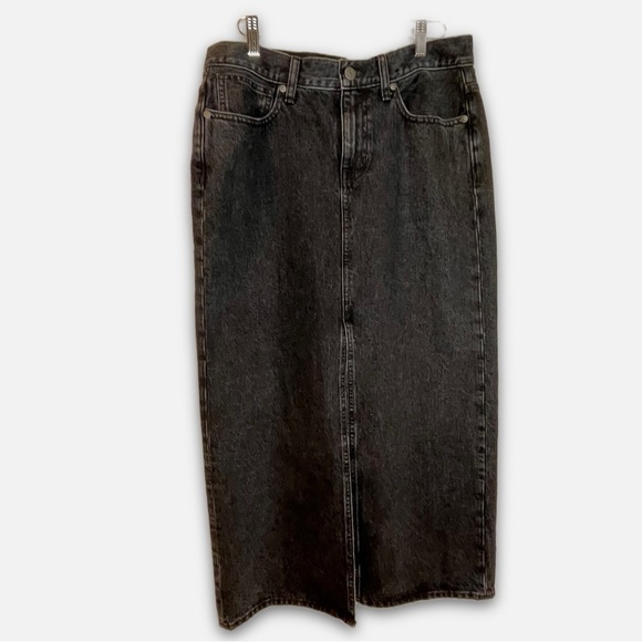 Madewell | Denim Mid-Rise Maxi Skirt in Lunar Wash - Picture 3 of 7